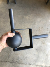 Load image into Gallery viewer, D Handle- Globe Grip
